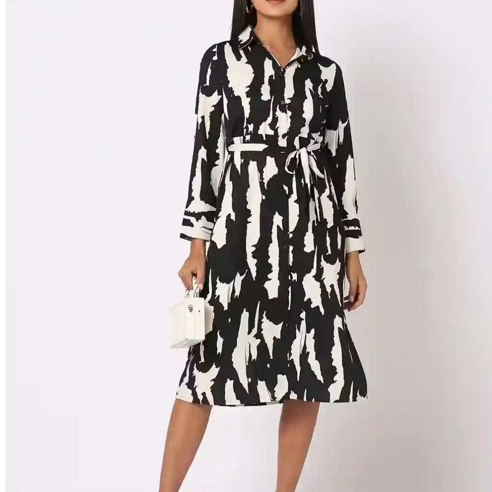 H&M Monochrome Long Sleeve Dress